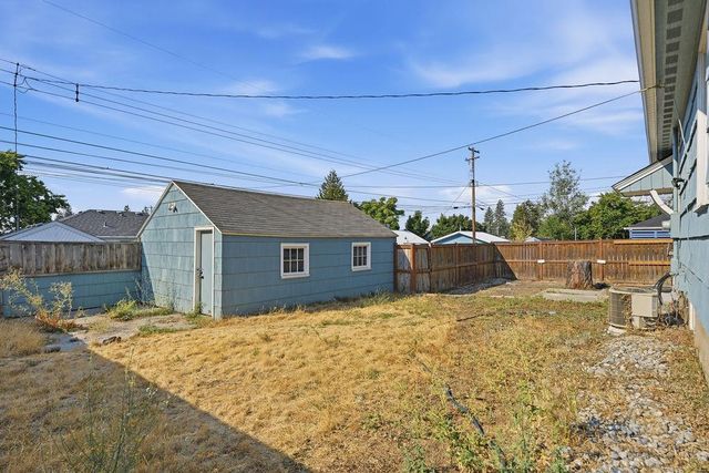 2527 W Lacrosse Ave, Spokane, WA 99205