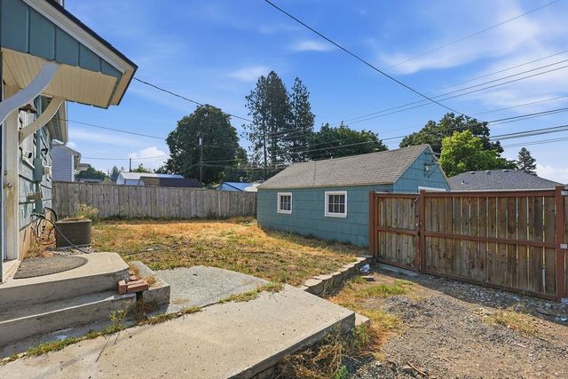 2527 W Lacrosse Ave, Spokane, WA 99205