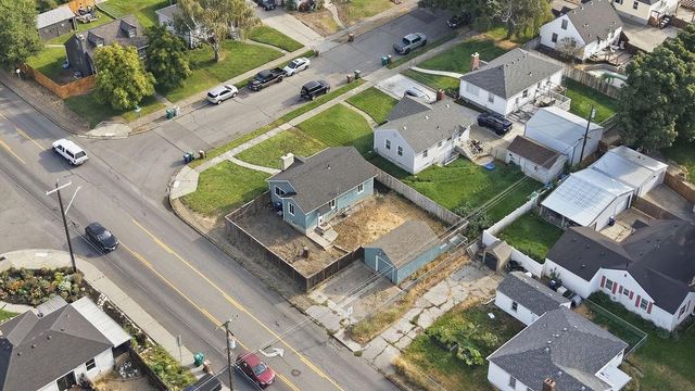 2527 W Lacrosse Ave, Spokane, WA 99205