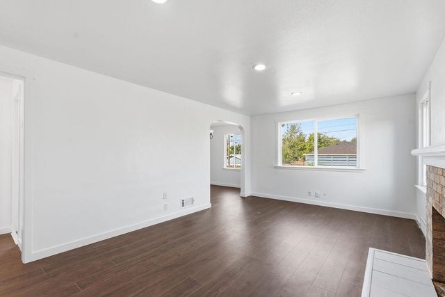 2527 W Lacrosse Ave, Spokane, WA 99205