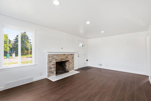 2527 W Lacrosse Ave, Spokane, WA 99205