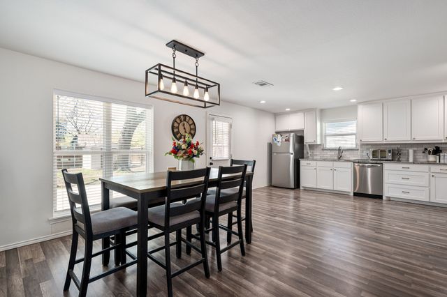 3413 Sunnydale Lane, Denton, TX 76209