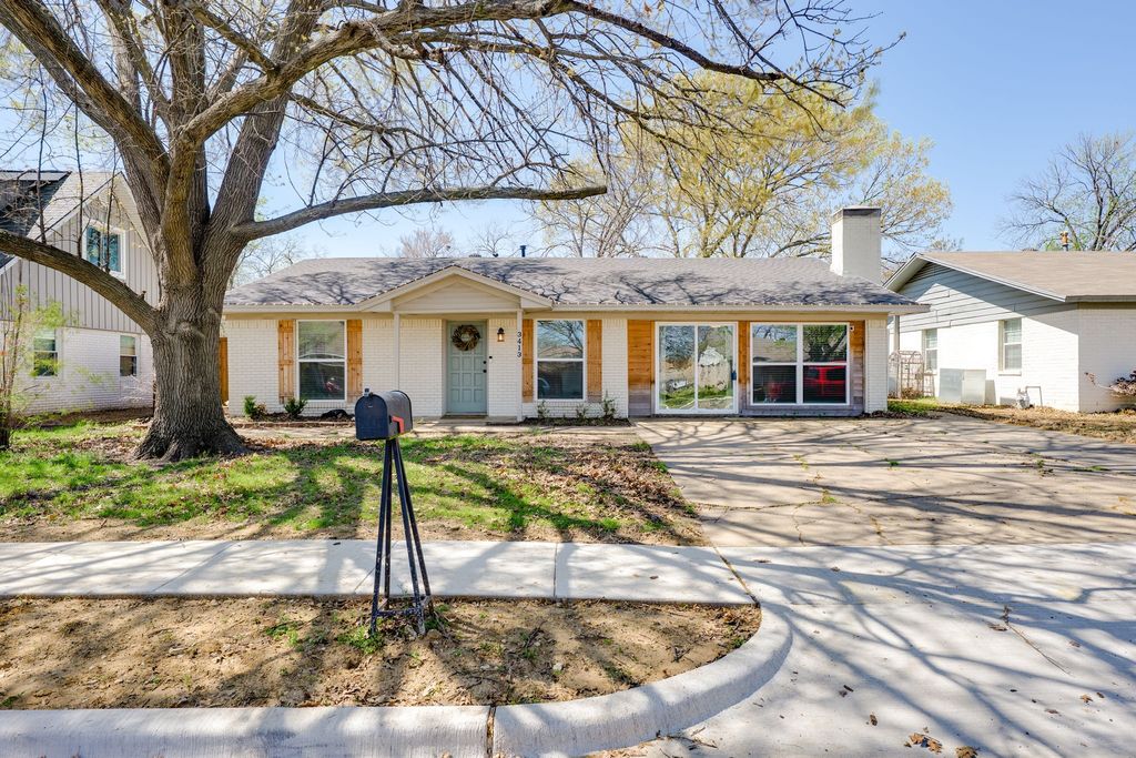 3413 Sunnydale Lane, Denton, TX 76209
