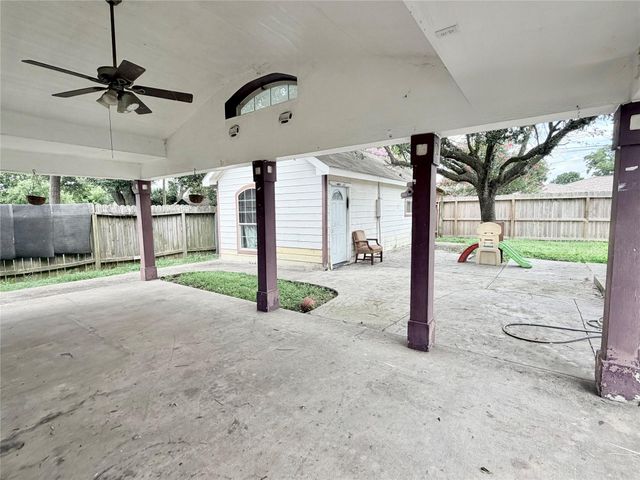 1322 Saddle Rock Drive, Houston, TX 77088