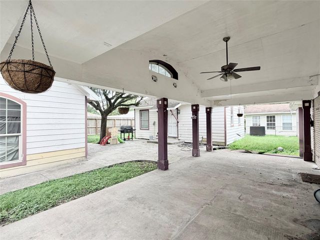 1322 Saddle Rock Drive, Houston, TX 77088