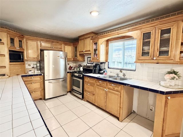1322 Saddle Rock Drive, Houston, TX 77088