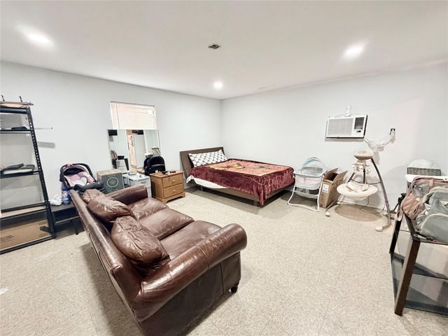 1322 Saddle Rock Drive, Houston, TX 77088