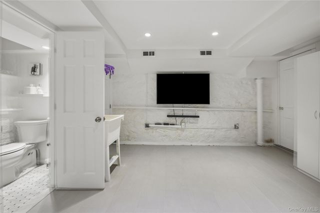 211 Douglas Place, Mount Vernon, NY 10552