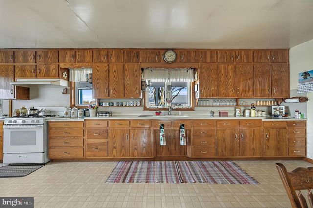 1340 HAZLETTVILLE RD, Hartly, DE 19953