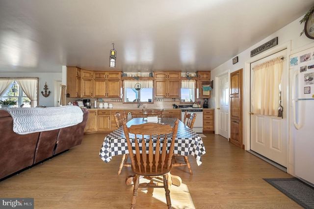 1340 HAZLETTVILLE RD, Hartly, DE 19953