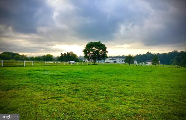 1340 HAZLETTVILLE RD, Hartly, DE 19953