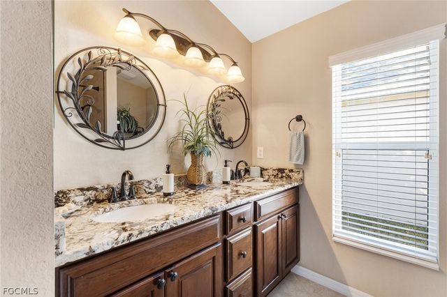 9679 Gladiolus Preserve CIR, Fort Myers, FL 33908