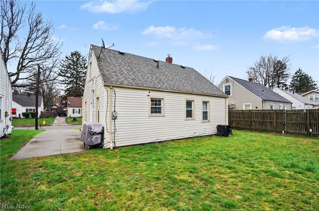 834 Sarcee Avenue, Akron, OH 44305