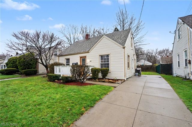 834 Sarcee Avenue, Akron, OH 44305