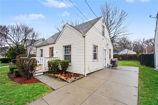 834 Sarcee Avenue, Akron, OH 44305