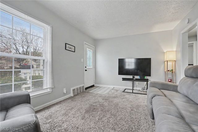 834 Sarcee Avenue, Akron, OH 44305