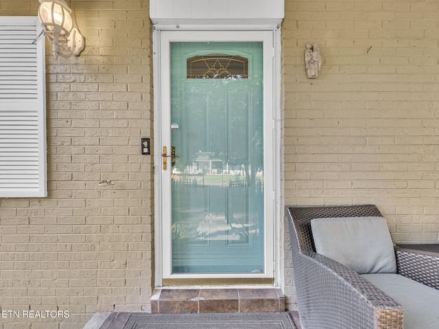 6409 NW Shrewsbury Drive, Knoxville, TN 37921