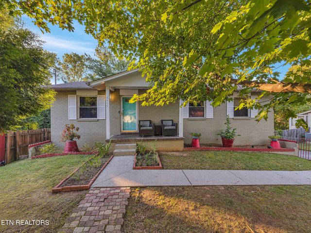 6409 NW Shrewsbury Drive, Knoxville, TN 37921