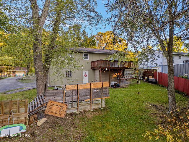 6409 NW Shrewsbury Drive, Knoxville, TN 37921