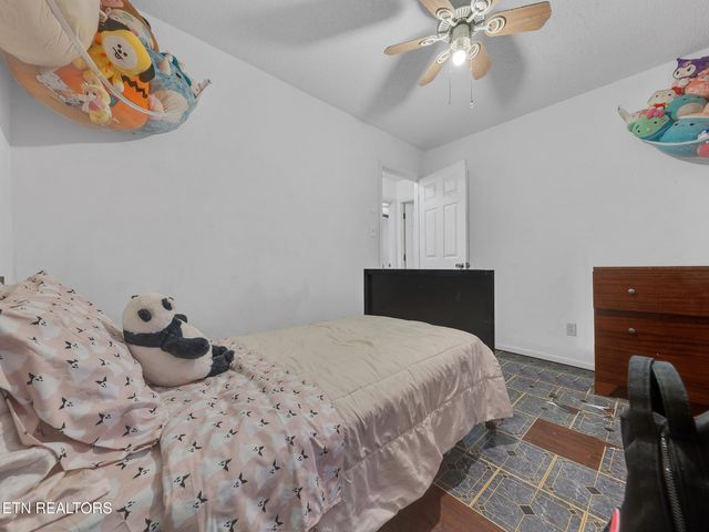 6409 NW Shrewsbury Drive, Knoxville, TN 37921