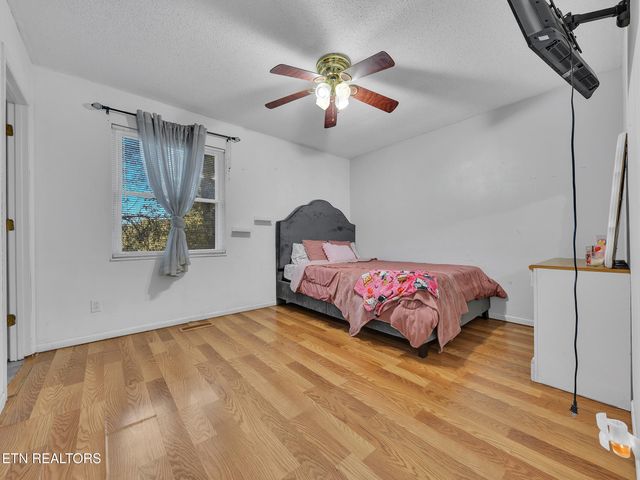 6409 NW Shrewsbury Drive, Knoxville, TN 37921