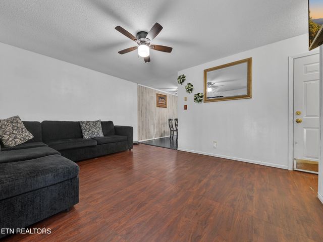 6409 NW Shrewsbury Drive, Knoxville, TN 37921
