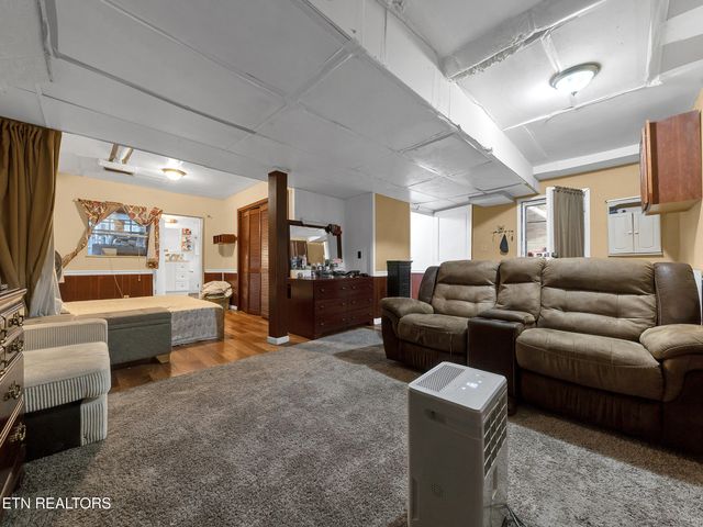 6409 NW Shrewsbury Drive, Knoxville, TN 37921