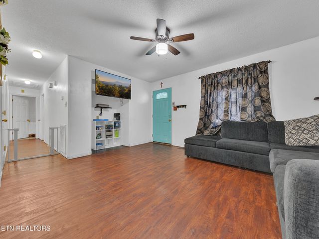 6409 NW Shrewsbury Drive, Knoxville, TN 37921