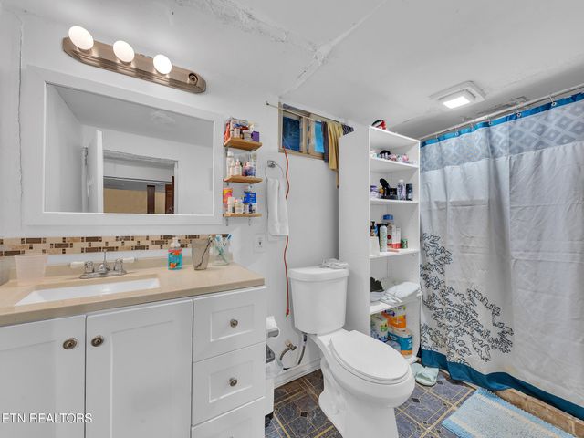 6409 NW Shrewsbury Drive, Knoxville, TN 37921