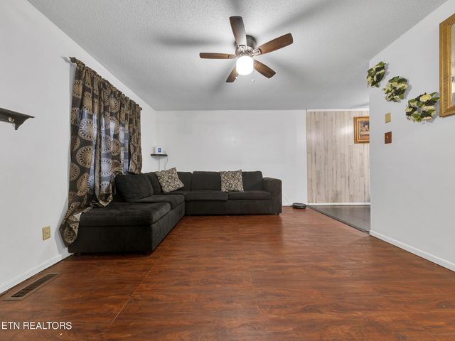 6409 NW Shrewsbury Drive, Knoxville, TN 37921