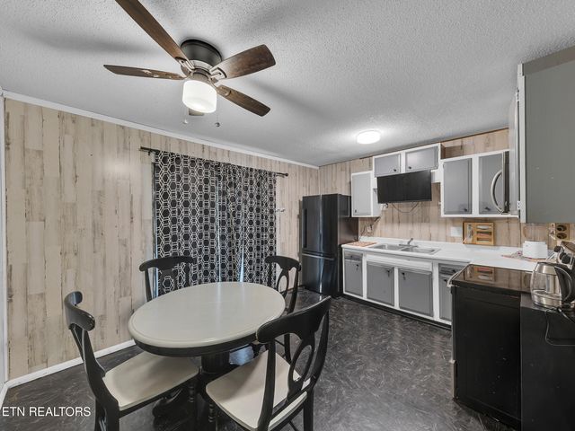 6409 NW Shrewsbury Drive, Knoxville, TN 37921