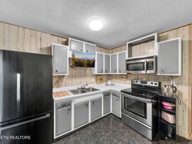 6409 NW Shrewsbury Drive, Knoxville, TN 37921