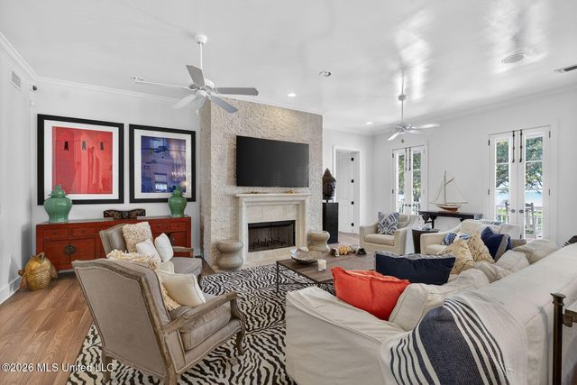 794 W Beach Boulevard, Pass Christian, MS 39571