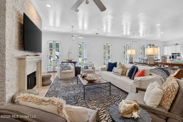 794 W Beach Boulevard, Pass Christian, MS 39571