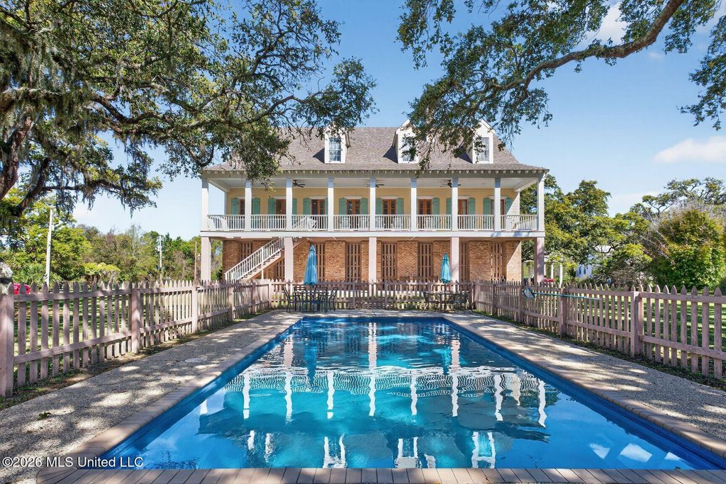 794 W Beach Boulevard, Pass Christian, MS 39571