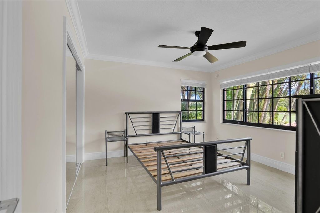 Image 22 of property listing at 250 E Royal Palm Road 2A, Boca Raton, FL 33432