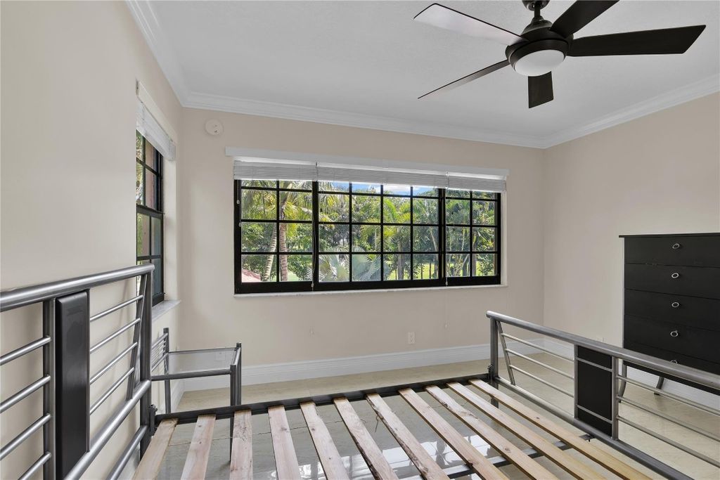 Image 23 of property listing at 250 E Royal Palm Road 2A, Boca Raton, FL 33432