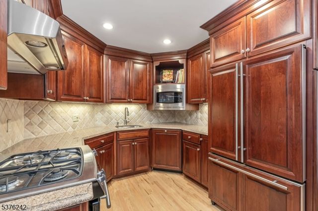 9 Meadowview Lane, Berkeley Heights Twp., NJ 07922