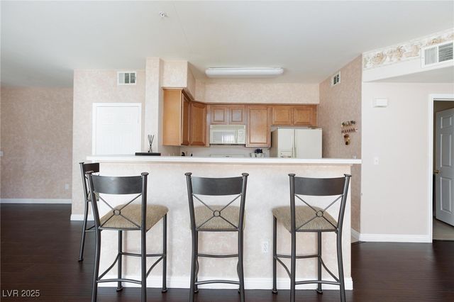 7185 South Durango Drive 201, Las Vegas, NV 89113