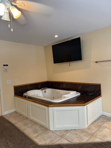 1015 Forbes St, New Bedford, MA 02745