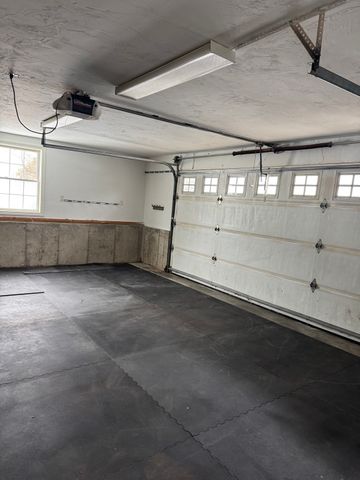 1015 Forbes St, New Bedford, MA 02745