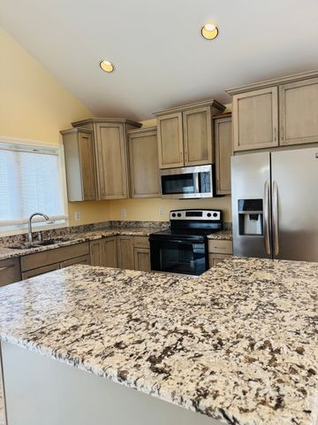 1015 Forbes St, New Bedford, MA 02745
