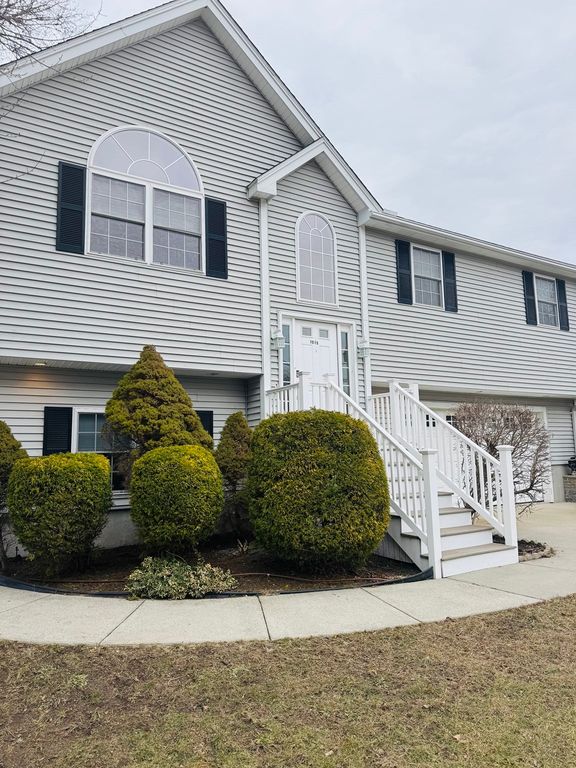 1015 Forbes St, New Bedford, MA 02745