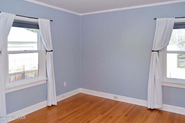 215 N 23rd Ave, Yakima, WA 98902