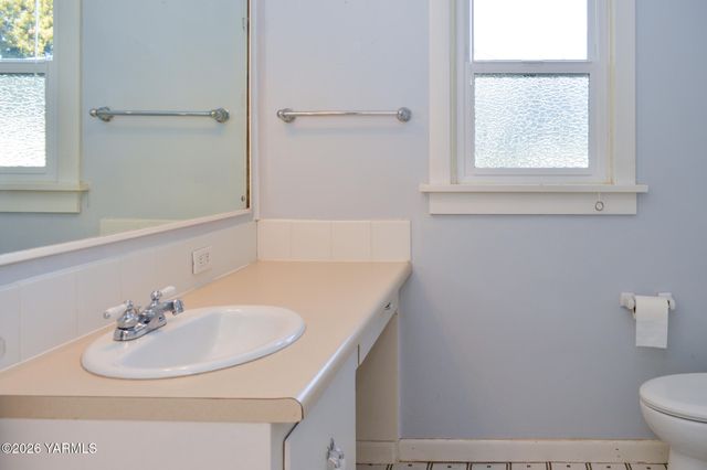 215 N 23rd Ave, Yakima, WA 98902