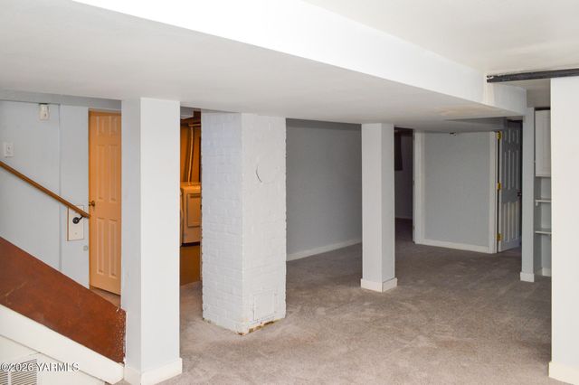 215 N 23rd Ave, Yakima, WA 98902