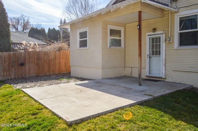 215 N 23rd Ave, Yakima, WA 98902