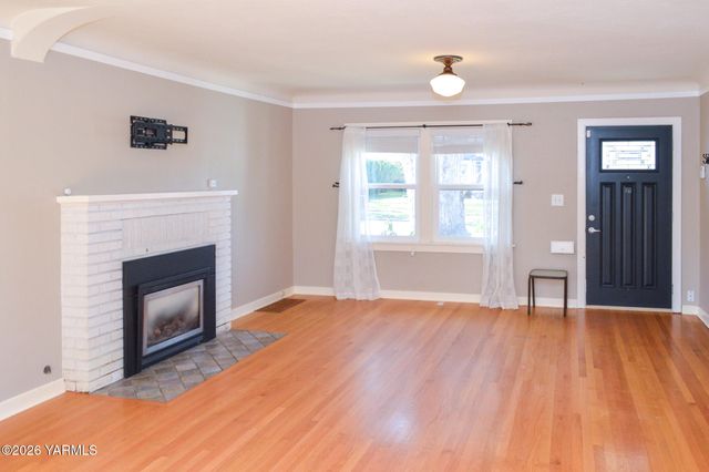 215 N 23rd Ave, Yakima, WA 98902