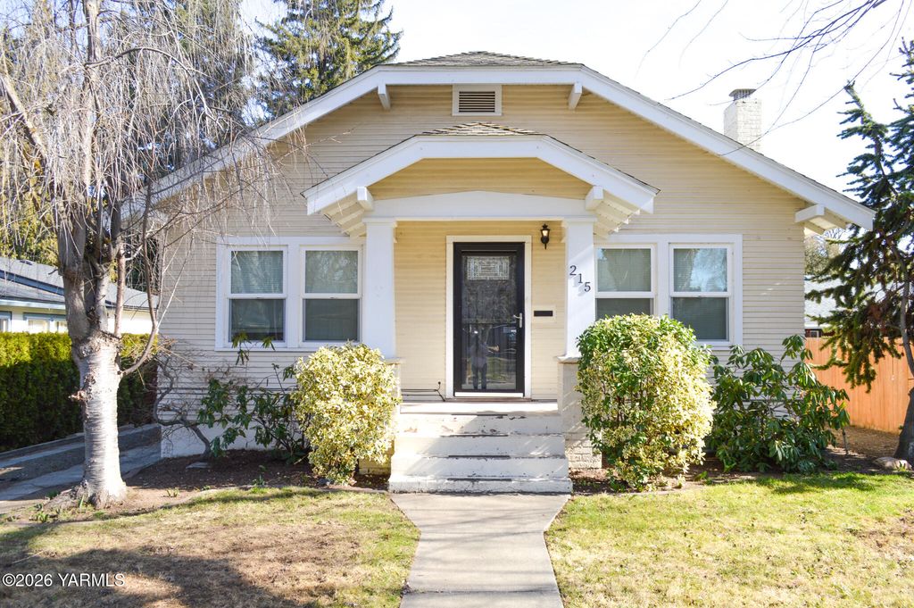 215 N 23rd Ave, Yakima, WA 98902
