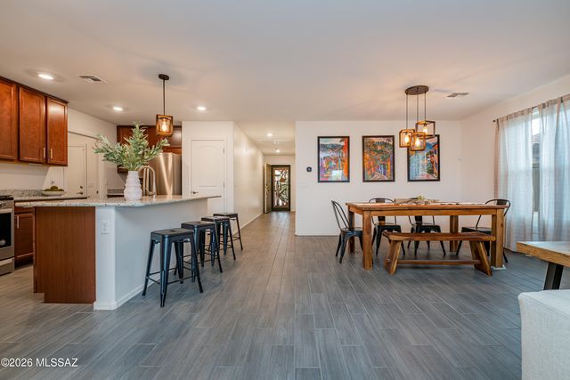 8546 W Finch Lane, Tucson, AZ 85757